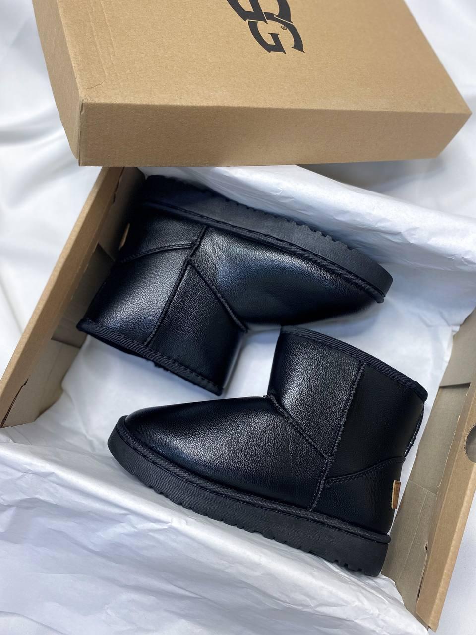 Ugg Mini Black Leather No logo