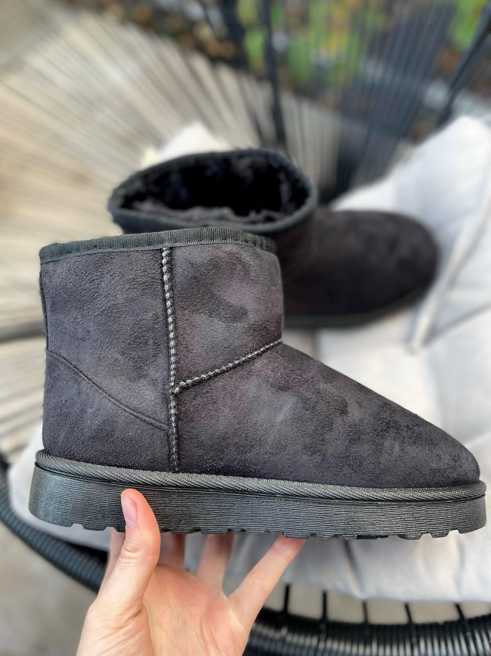 Ugg Black No Name