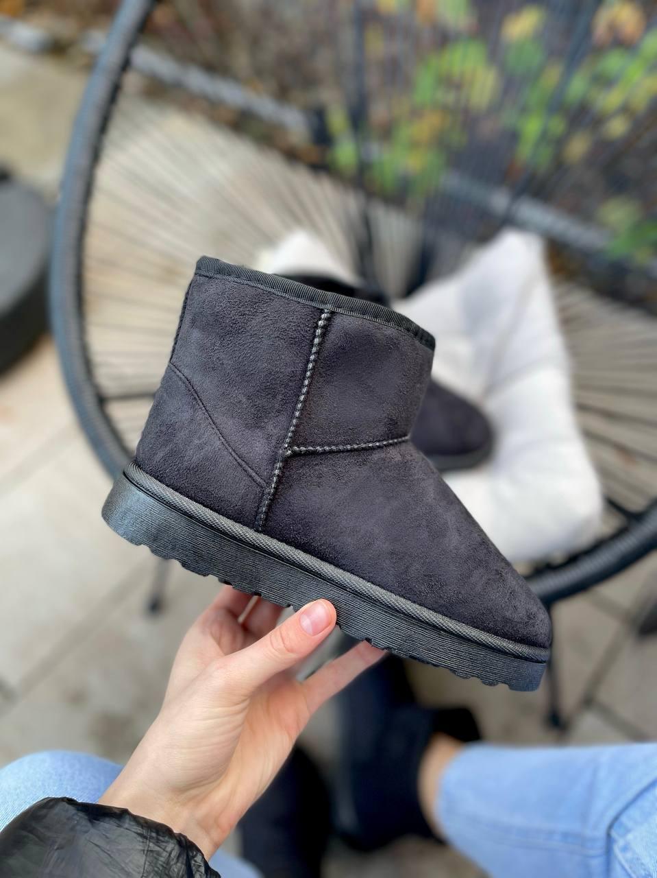 Ugg Black No Name