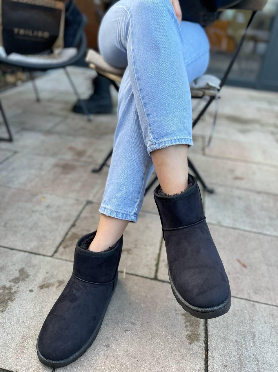 Ugg Black No Name