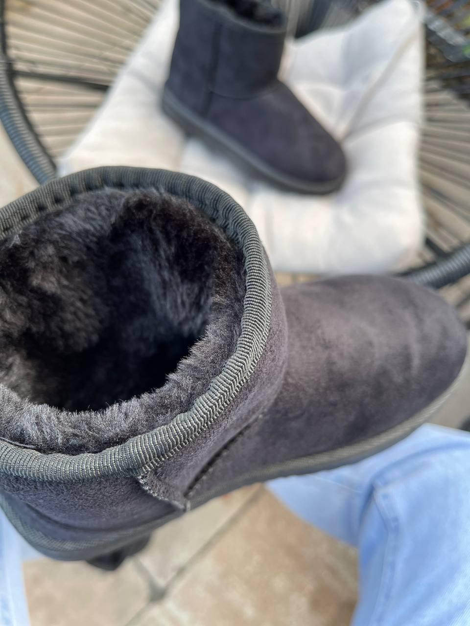 Ugg Black No Name