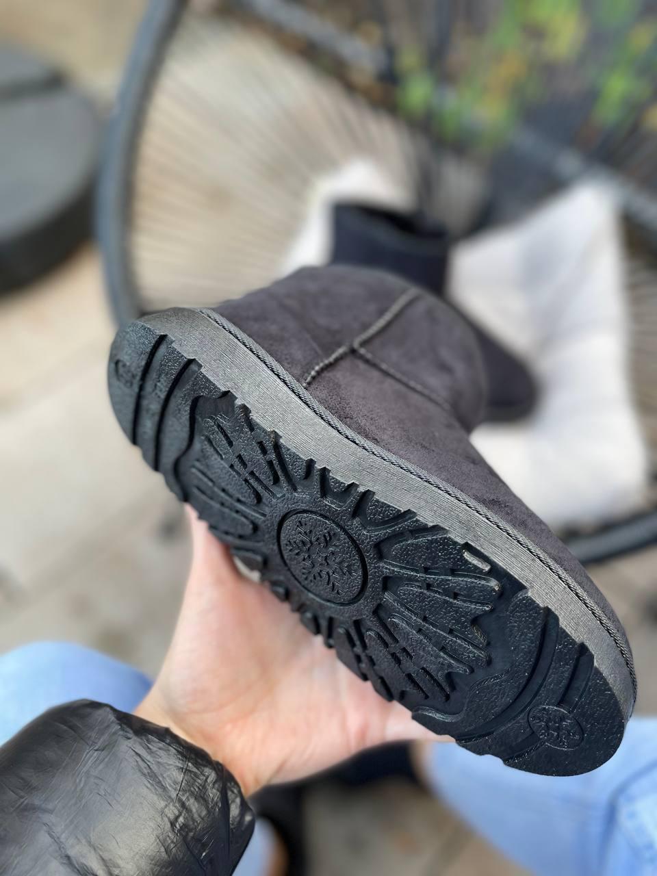 Ugg Black No Name