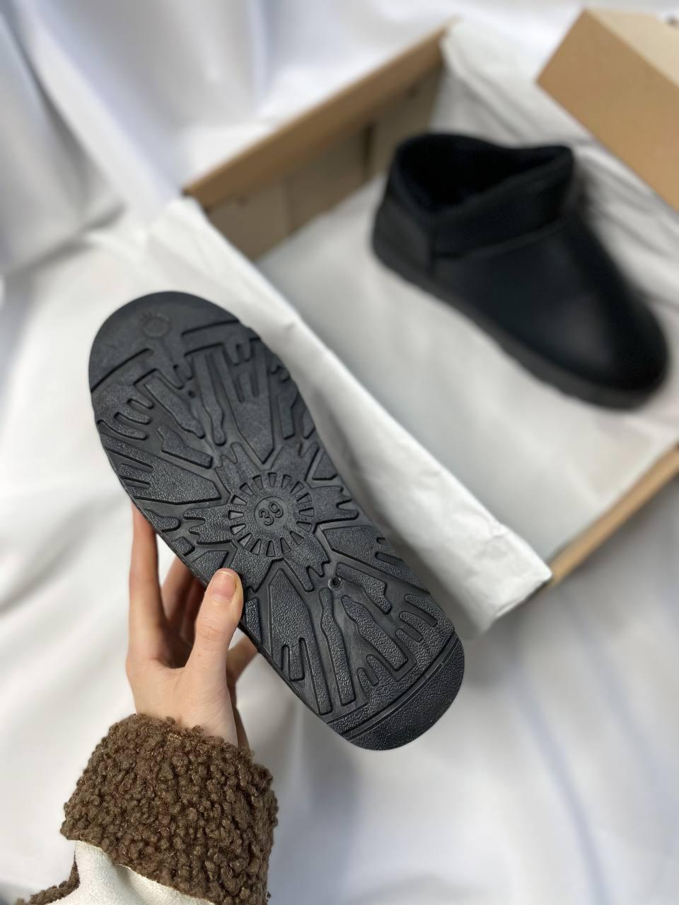 Ugg Ultra Mini Smooth Leather No logo