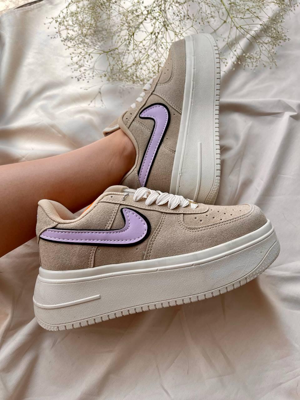 Nike Air Platform Beige