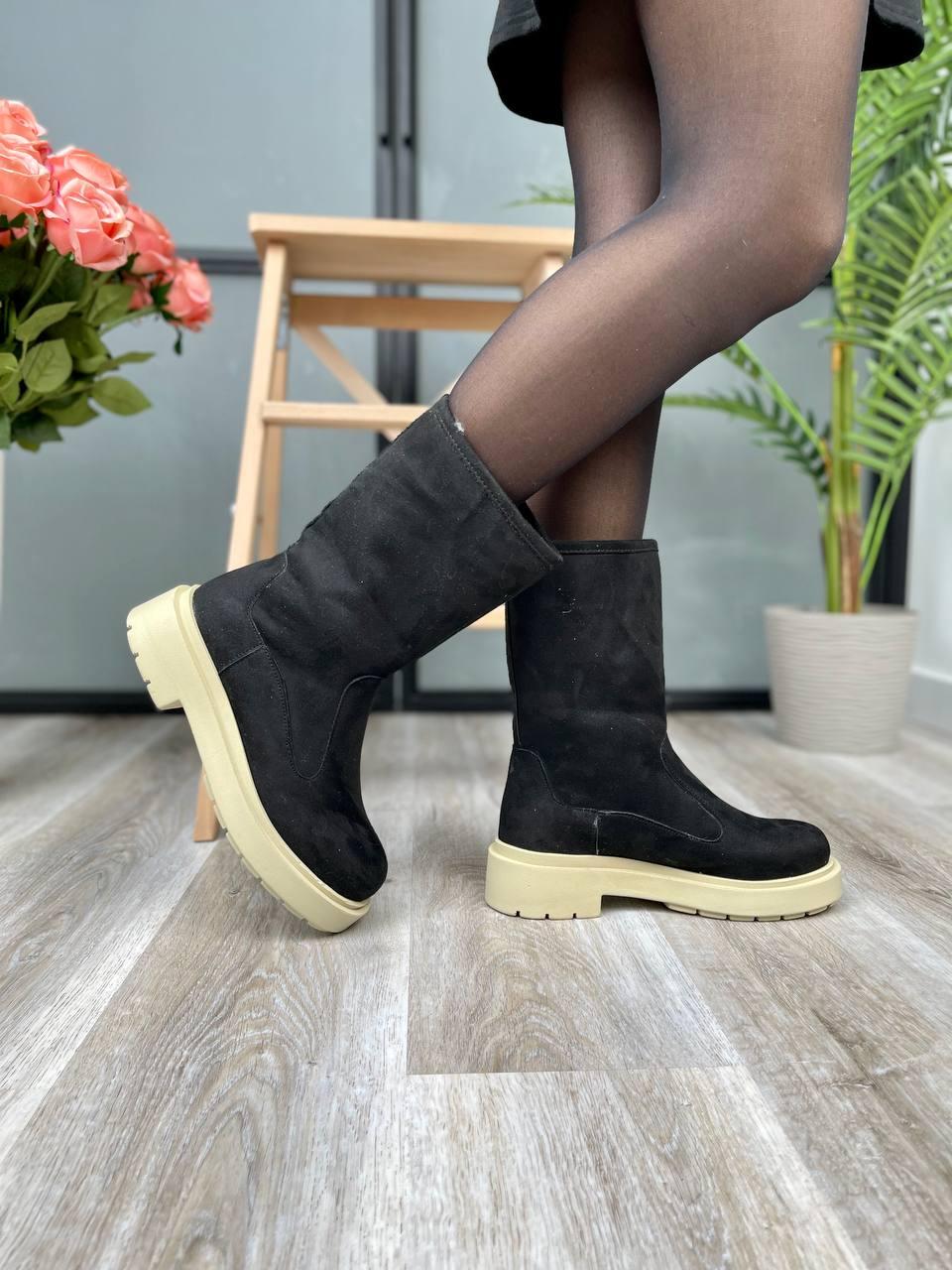 Suede Boots Short Black