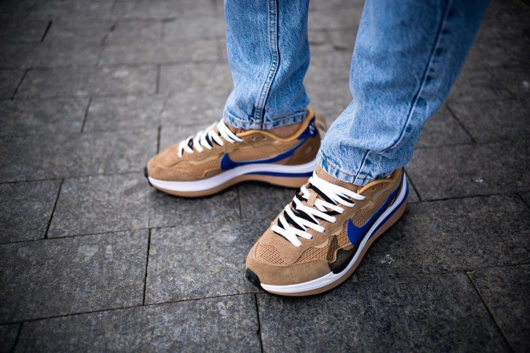 Nike VaporWaffle Sport Fuschia x Sacai Brown