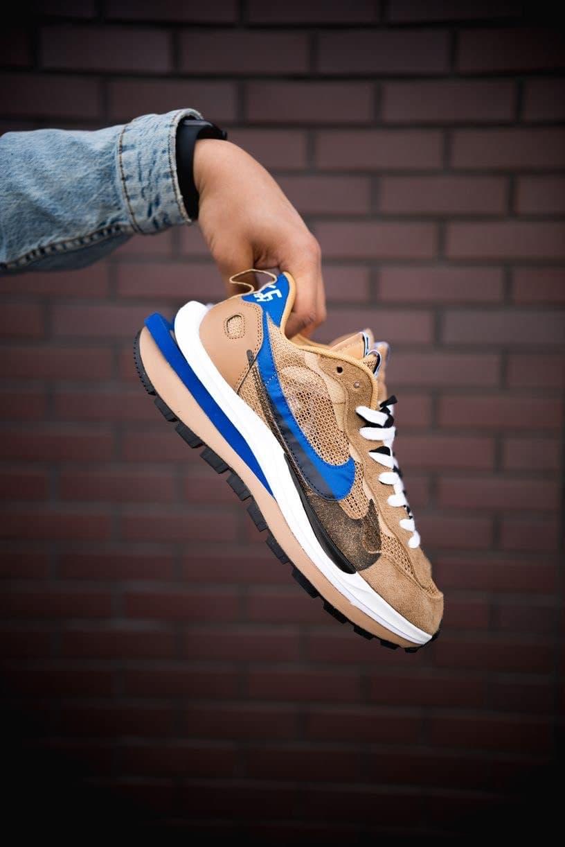 Nike VaporWaffle Sport Fuschia x Sacai Brown