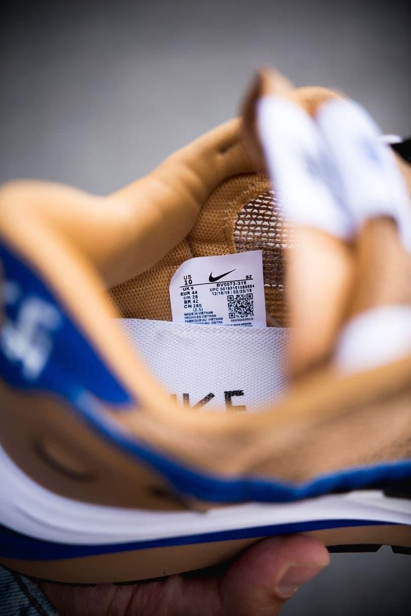 Nike VaporWaffle Sport Fuschia x Sacai Brown