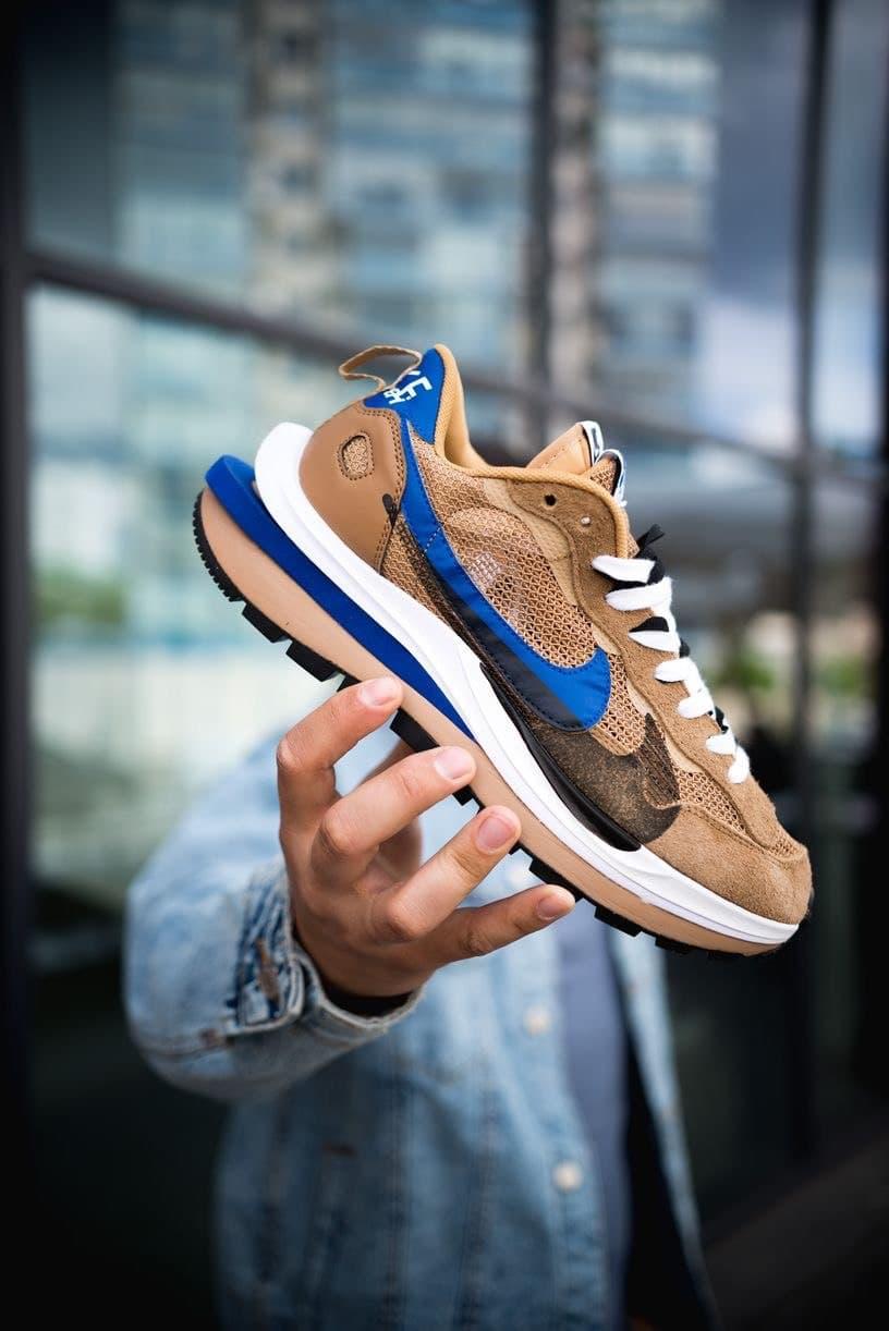 Nike VaporWaffle Sport Fuschia x Sacai Brown