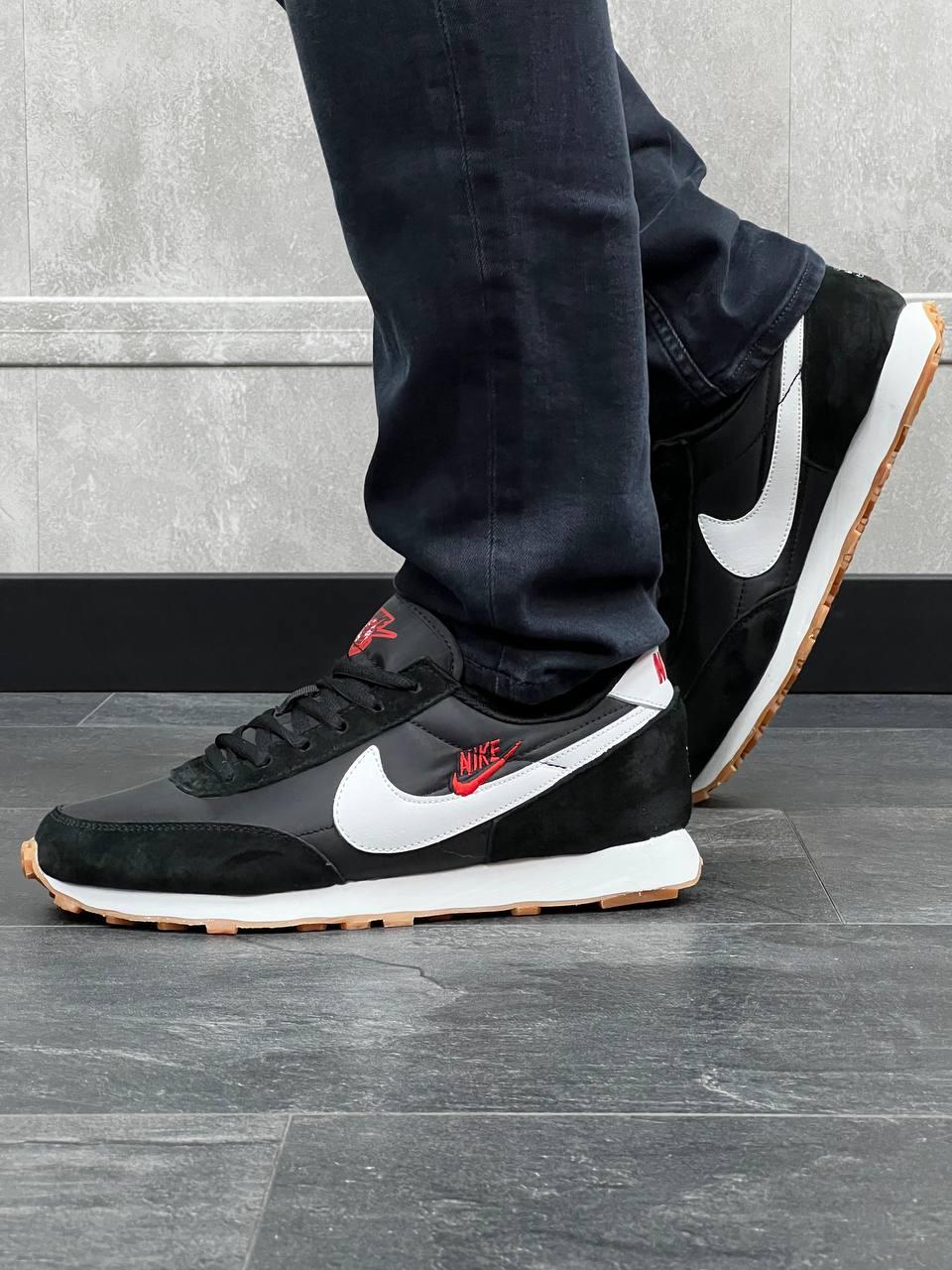 Nike Tailwind Black White