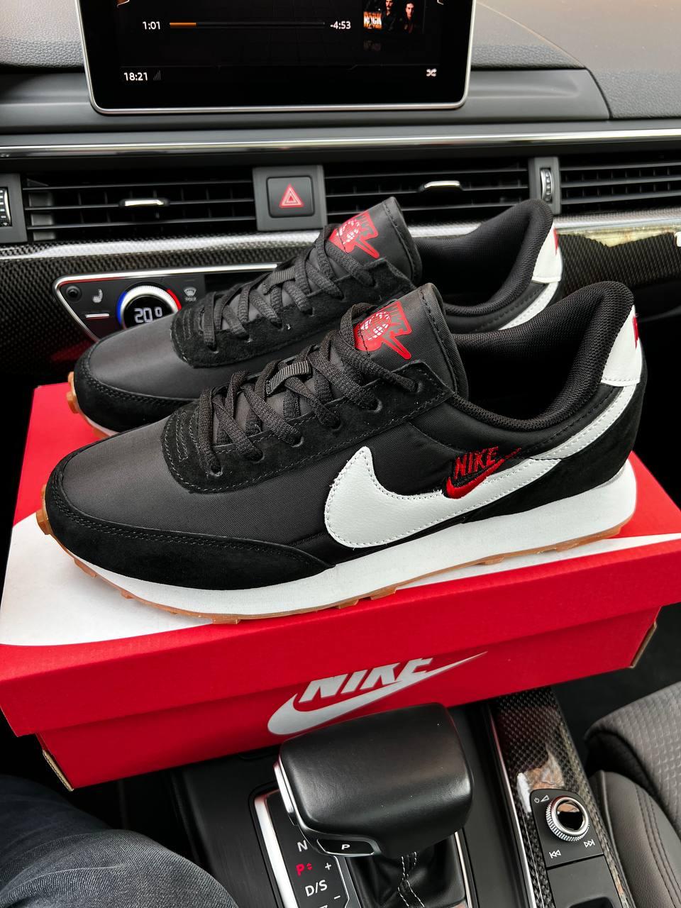 Nike Tailwind Black White
