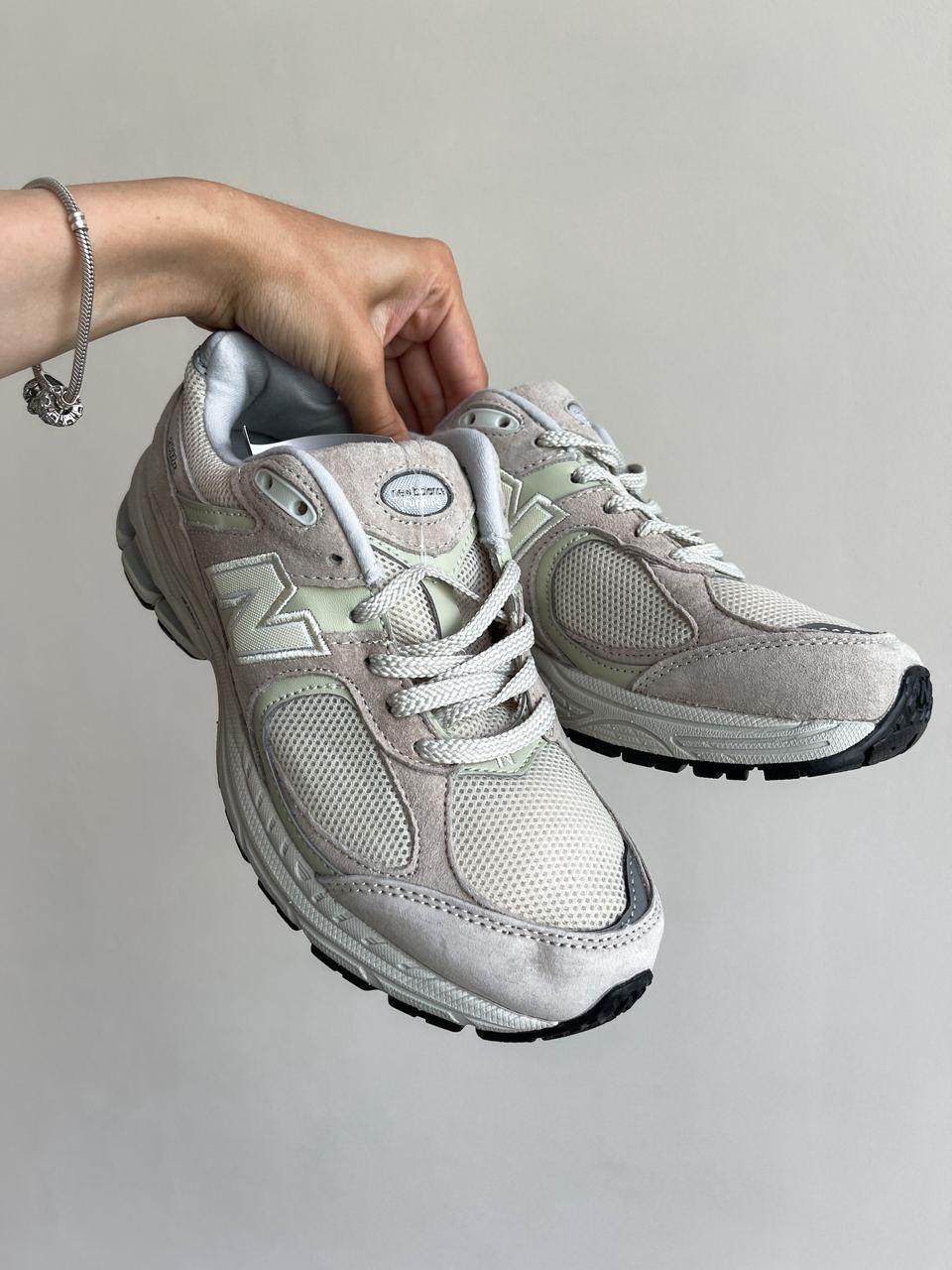 New Balance 2002R Beige