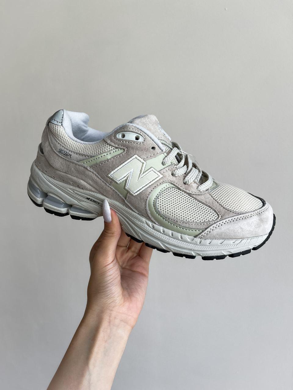 New Balance 2002R Beige