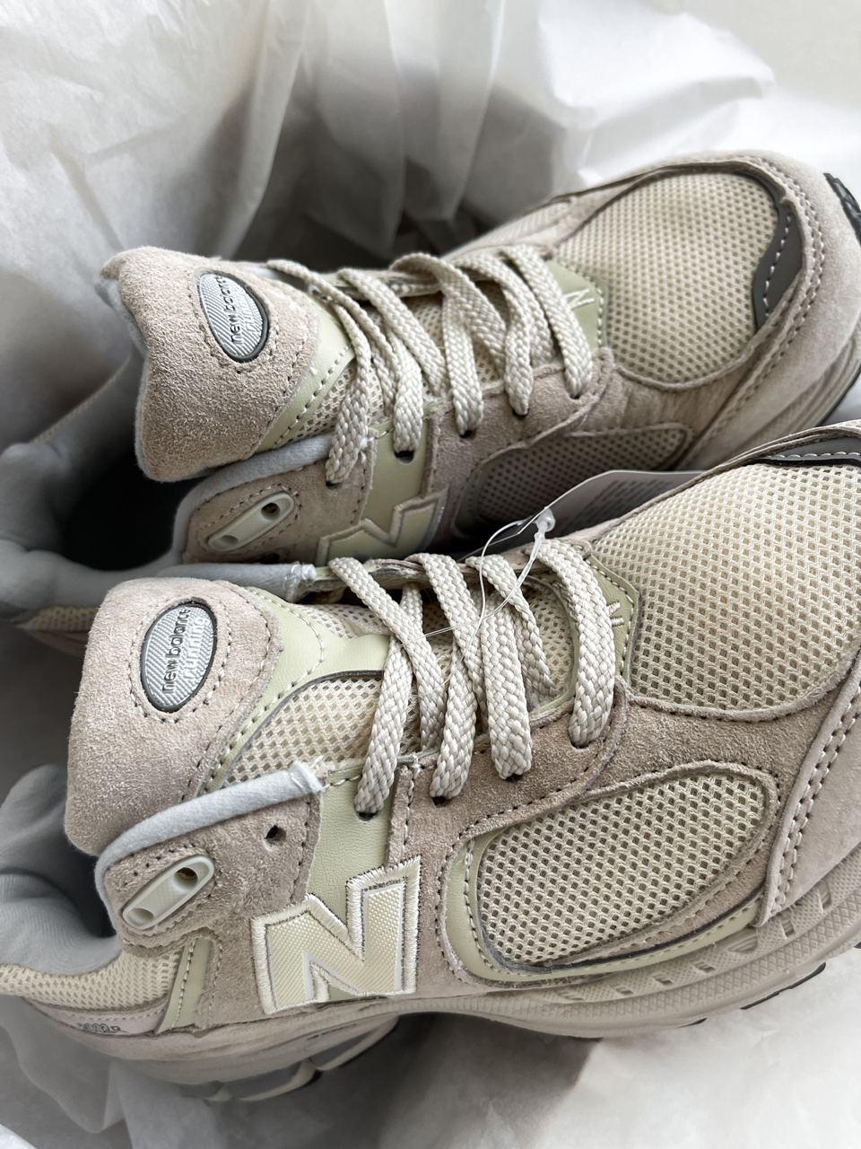 New Balance 2002R Beige
