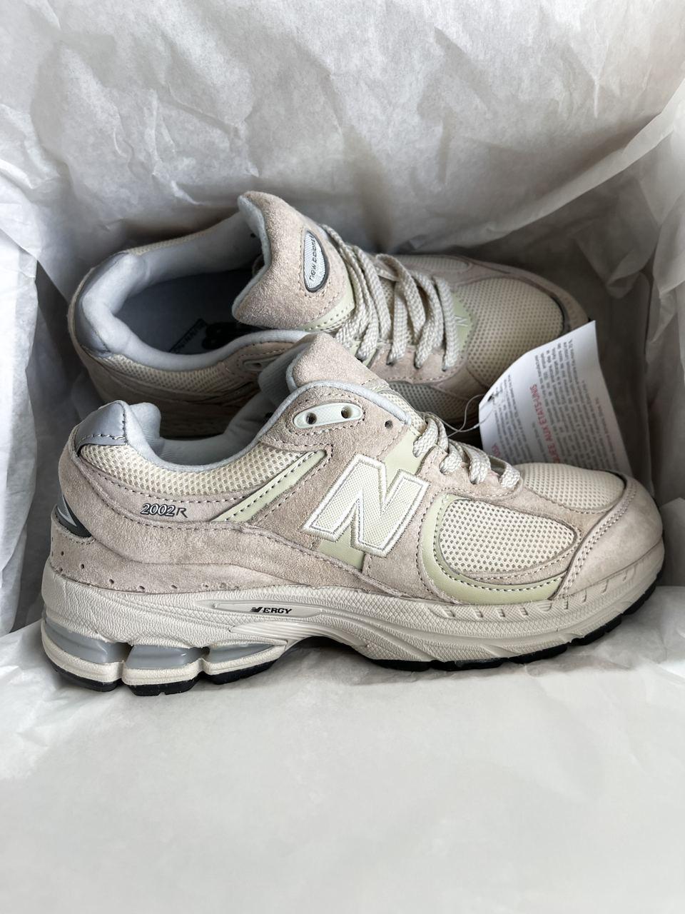 New Balance 2002R Beige