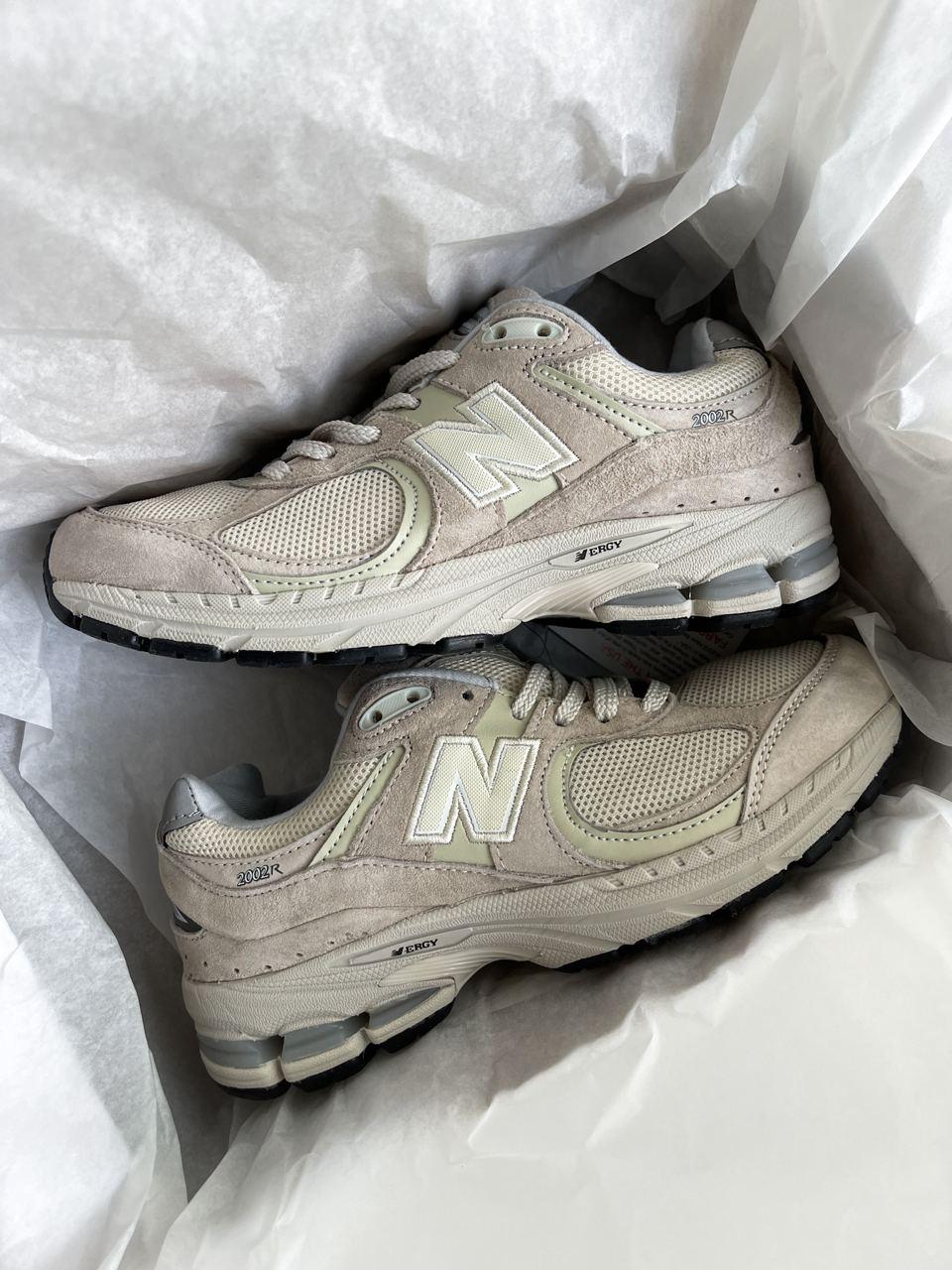 New Balance 2002R Beige