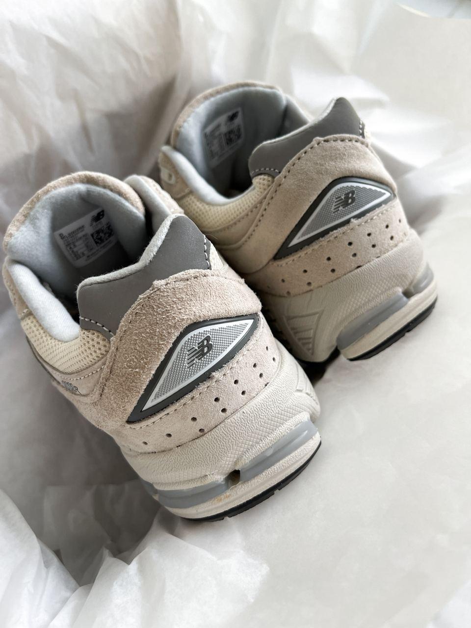 New Balance 2002R Beige