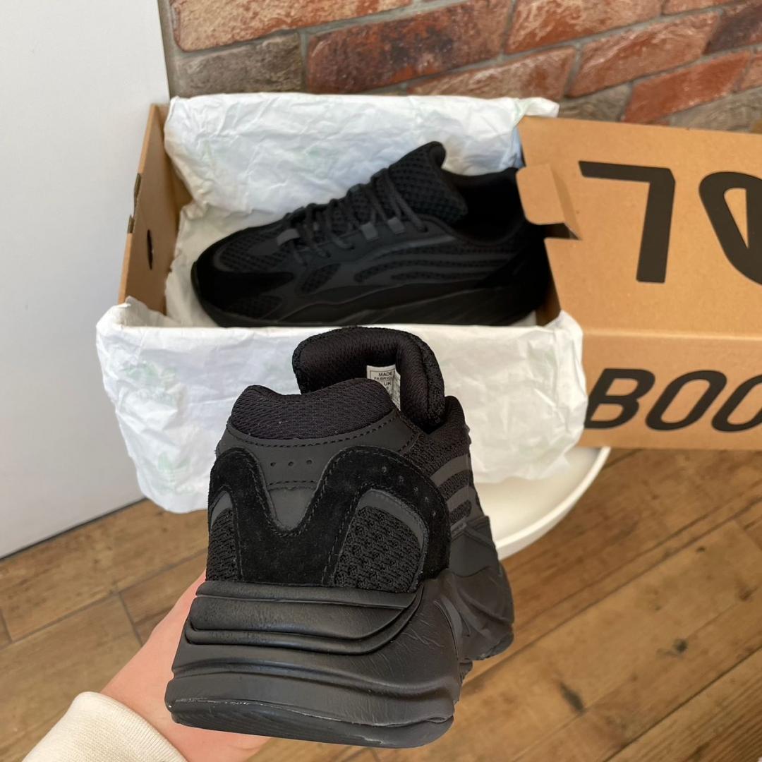 Adidas Yeezy Boost 700 V2 No Logo Black