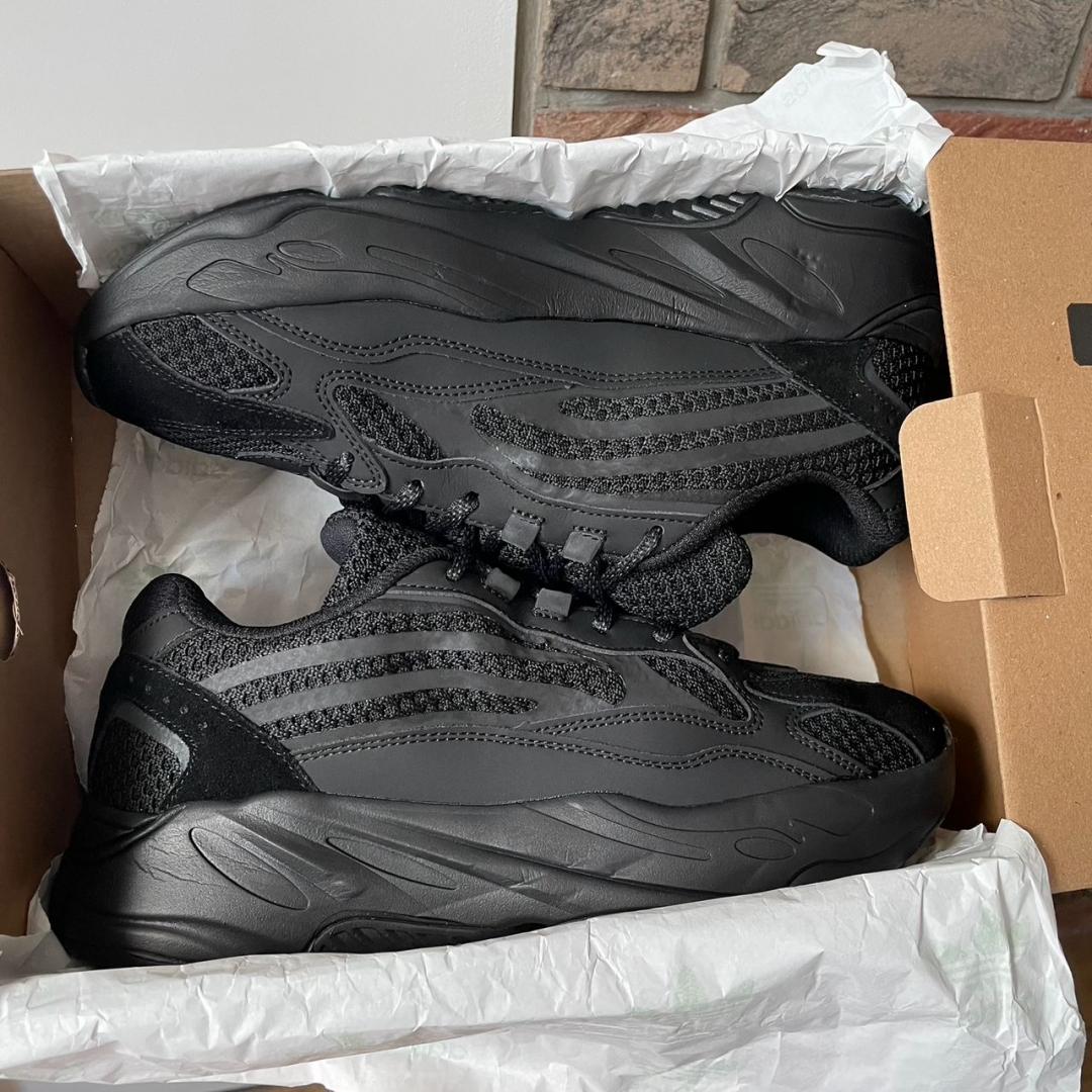 Adidas Yeezy Boost 700 V2 No Logo Black