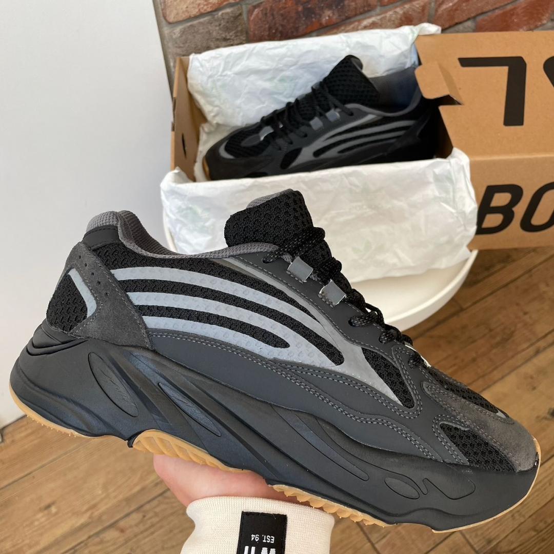Adidas Yeezy Boost 700 V2 No Logo Grey