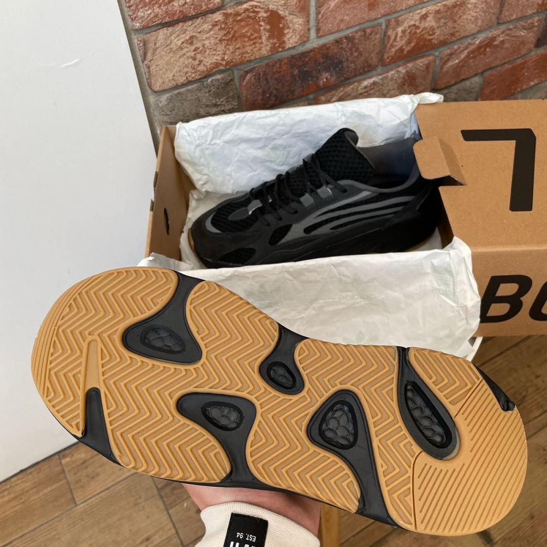 Adidas Yeezy Boost 700 V2 No Logo Grey