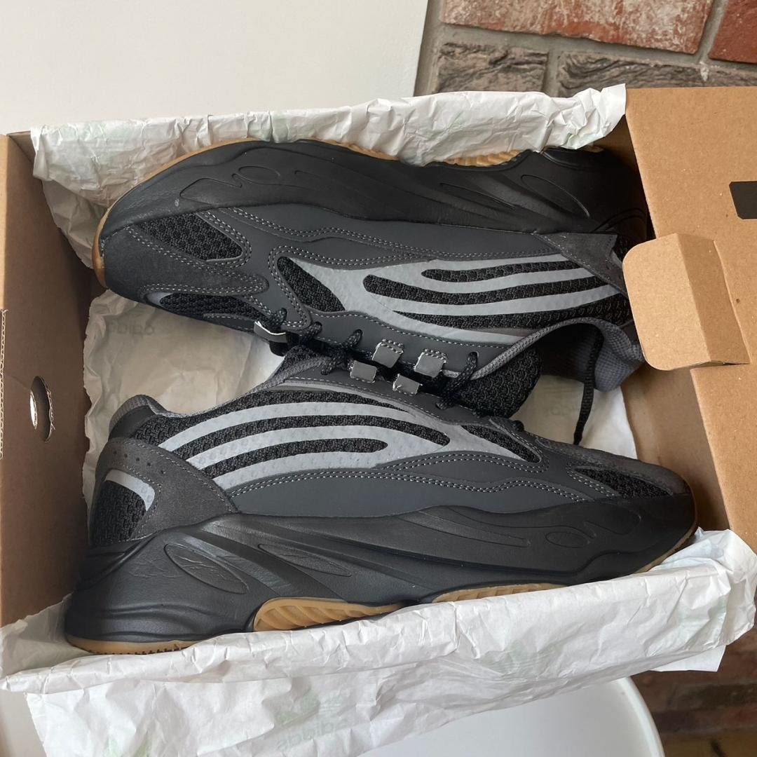 Adidas Yeezy Boost 700 V2 No Logo Grey