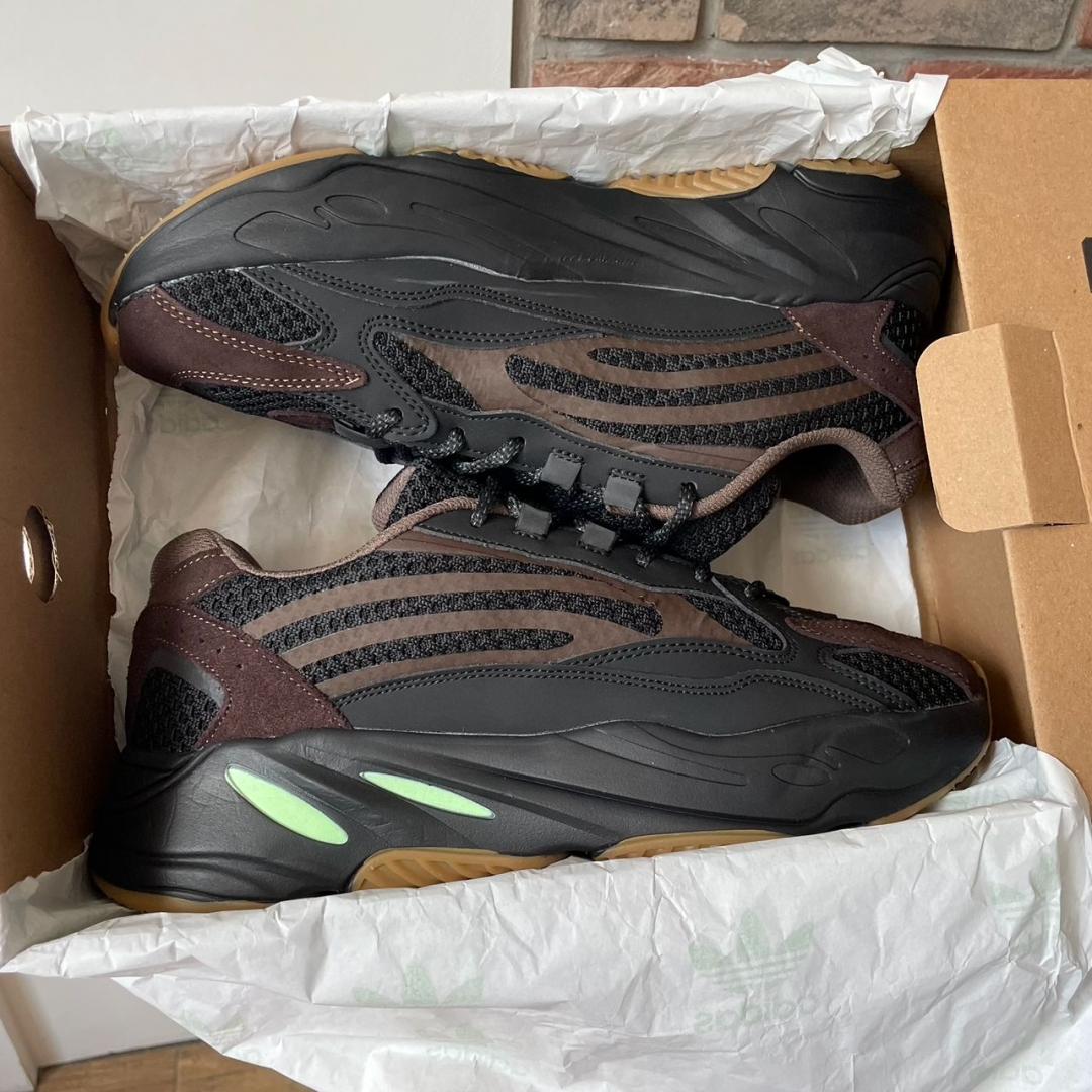 Adidas Yeezy Boost 700 V2 No Logo Brown
