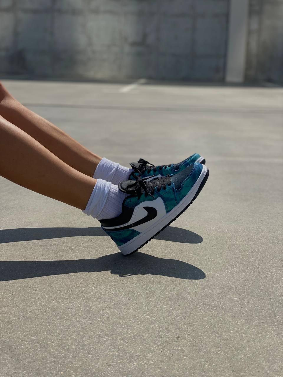 Nike Air Jordan Retro 1 Low Tie Dye