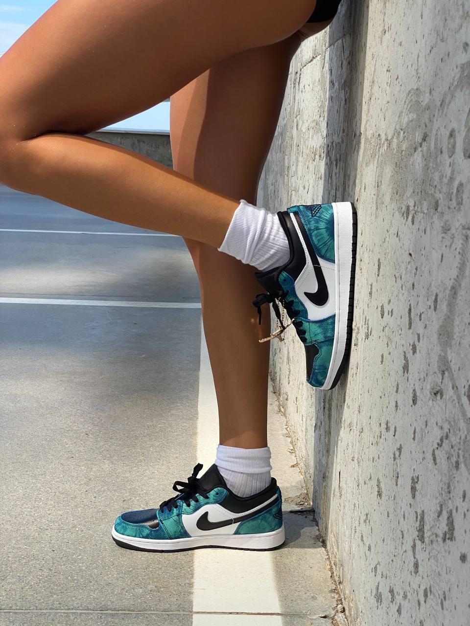 Nike Air Jordan Retro 1 Low Tie Dye