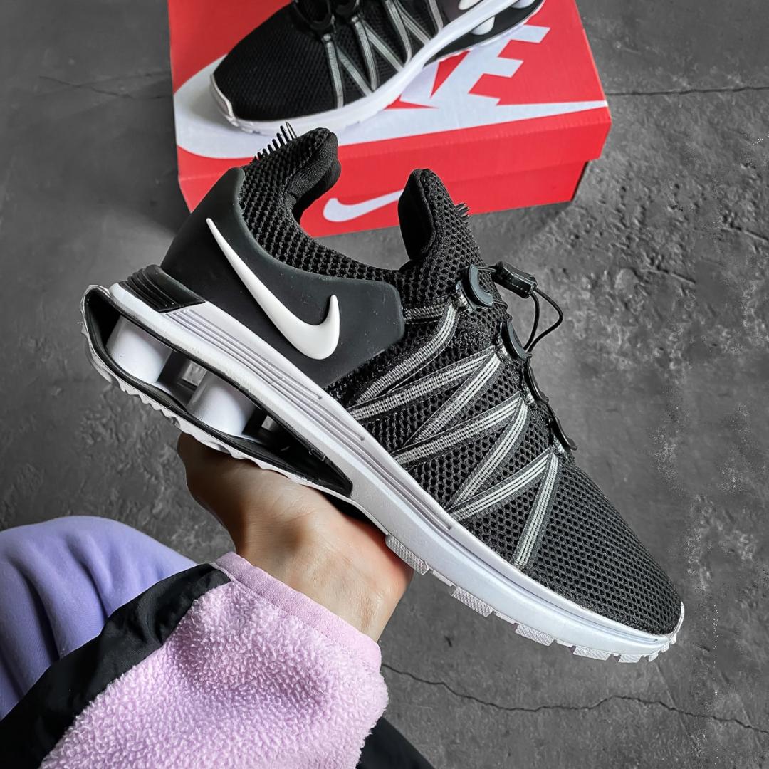 Nike Shox Gravity