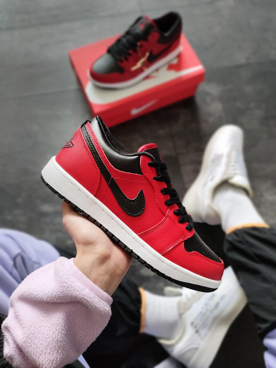 Nike Air Jordan Low Red Black Logo