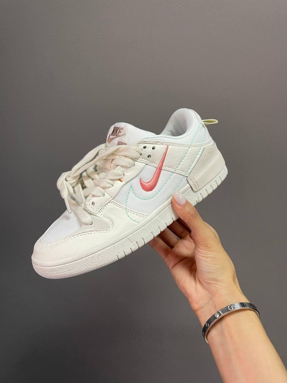 Nike SB Dunk Pale Ivory Pink