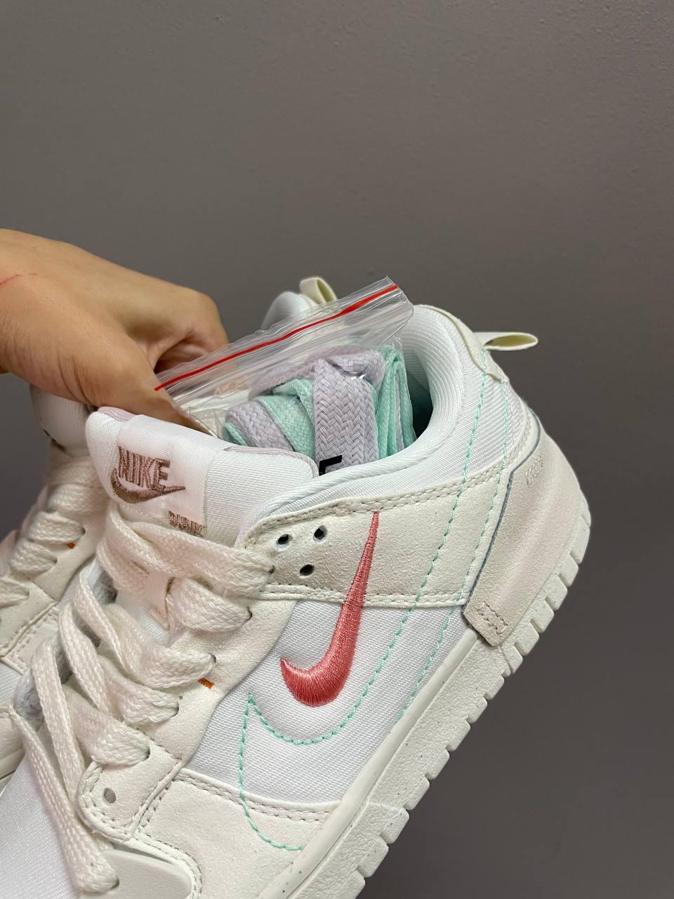 Nike SB Dunk Pale Ivory Pink