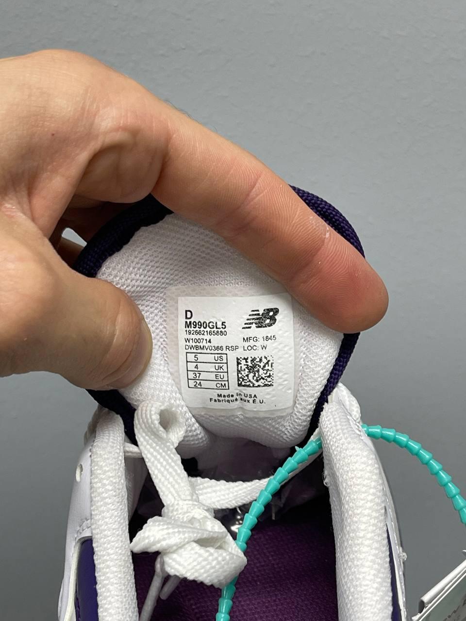 New Balance 550 Purple Logo