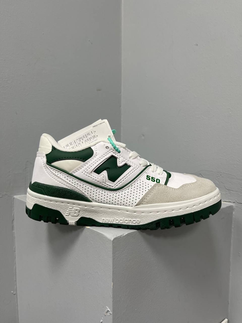 New Balance 550 Green Logo