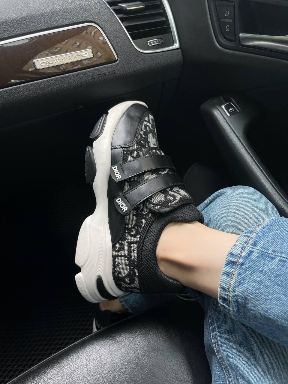 Christian Dior D-Wander Black White