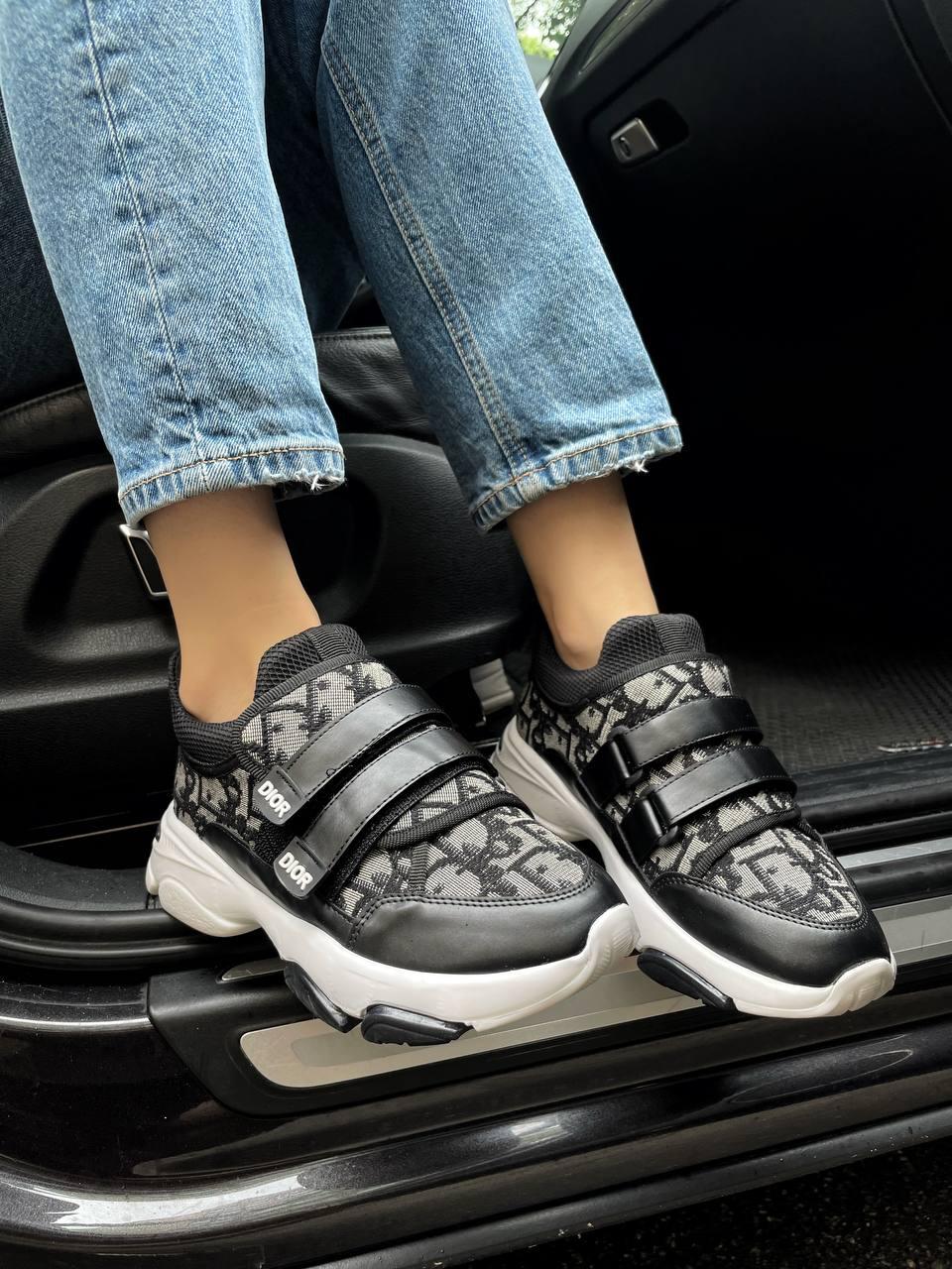 Christian Dior D-Wander Black White