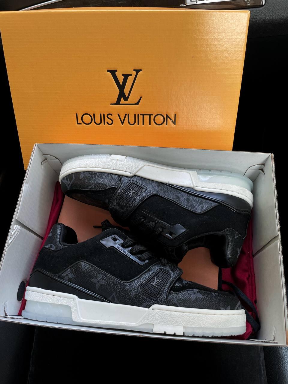 Louis Vuitton Trainer Black White