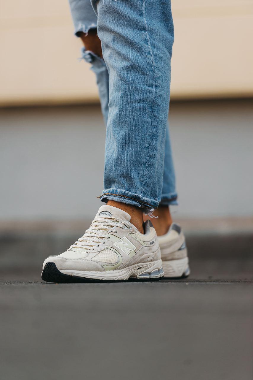 New Balance 2002R Light Aluminum