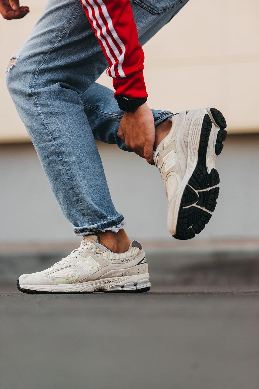 New Balance 2002R Light Aluminum