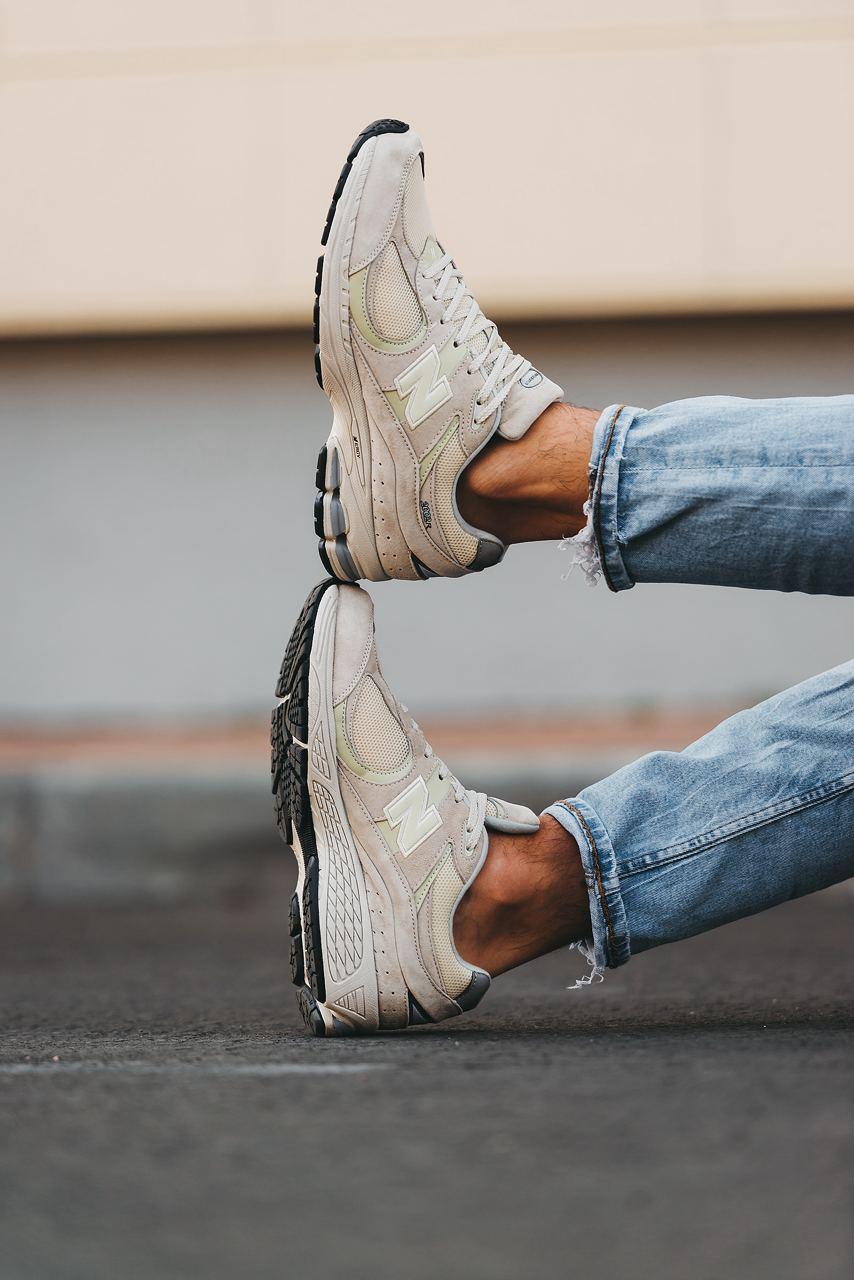 New Balance 2002R Light Aluminum