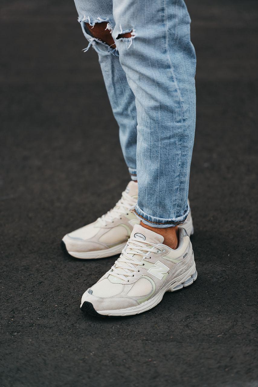 New Balance 2002R Light Aluminum