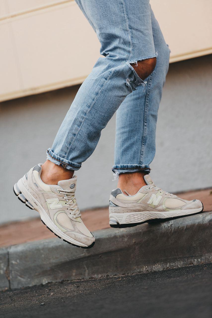 New Balance 2002R Light Aluminum