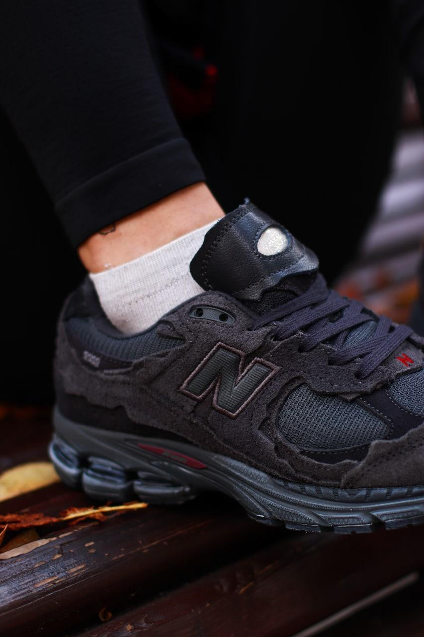 New Balance 2002R Dark