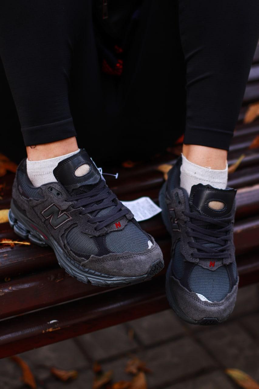 New Balance 2002R Dark