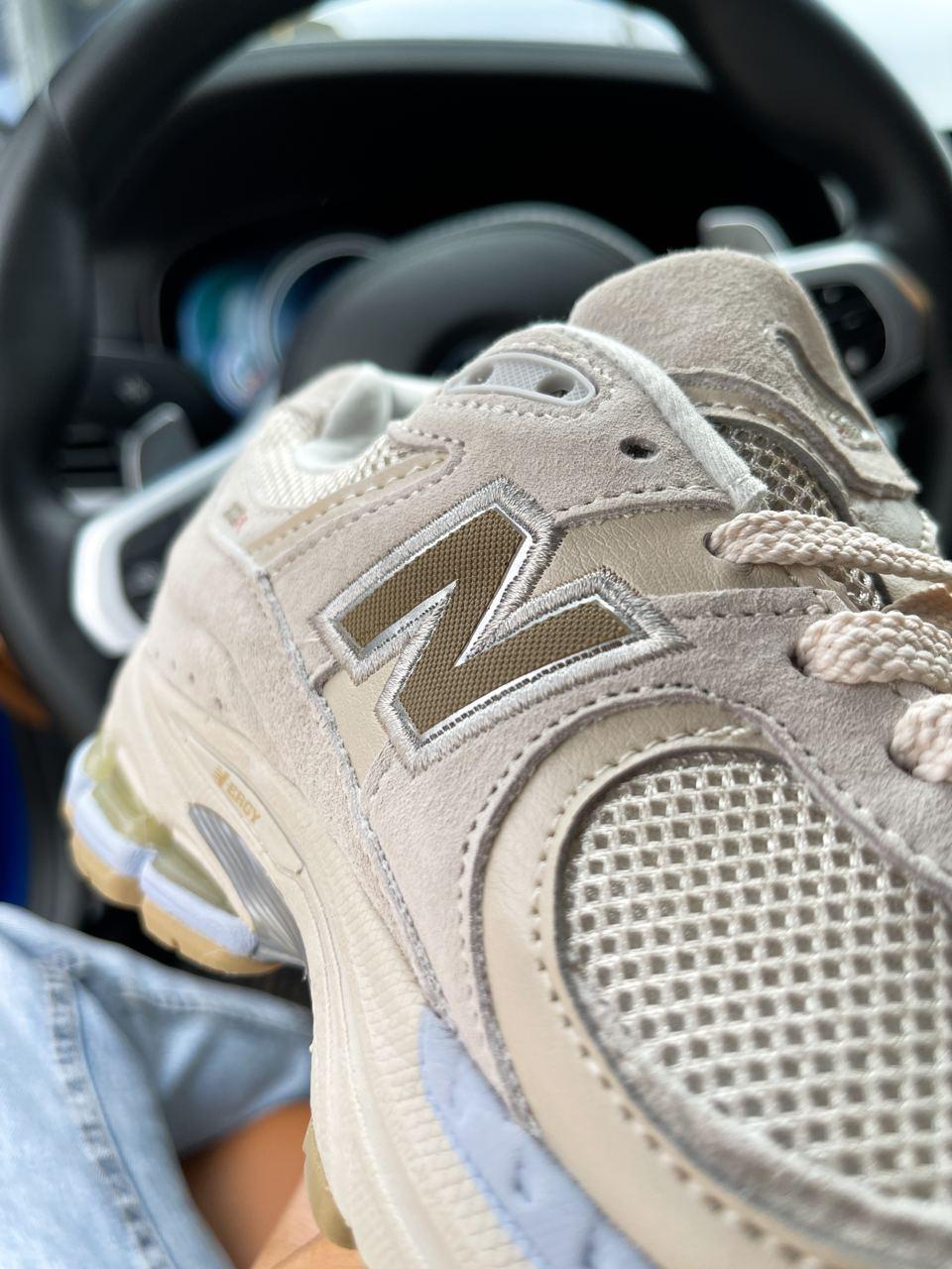 New Balance 2002R Beige v3