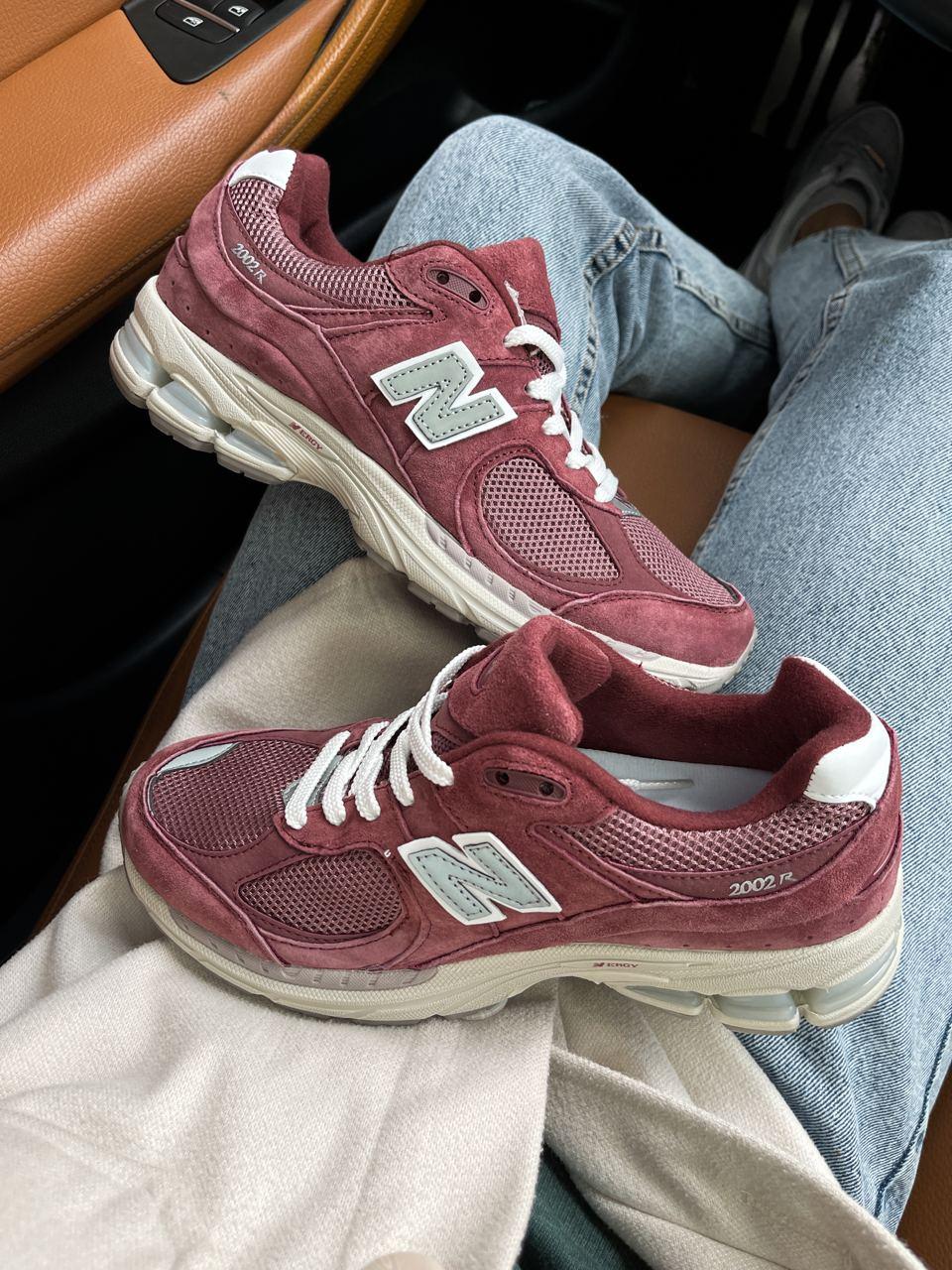 New Balance 2002R Black Fig