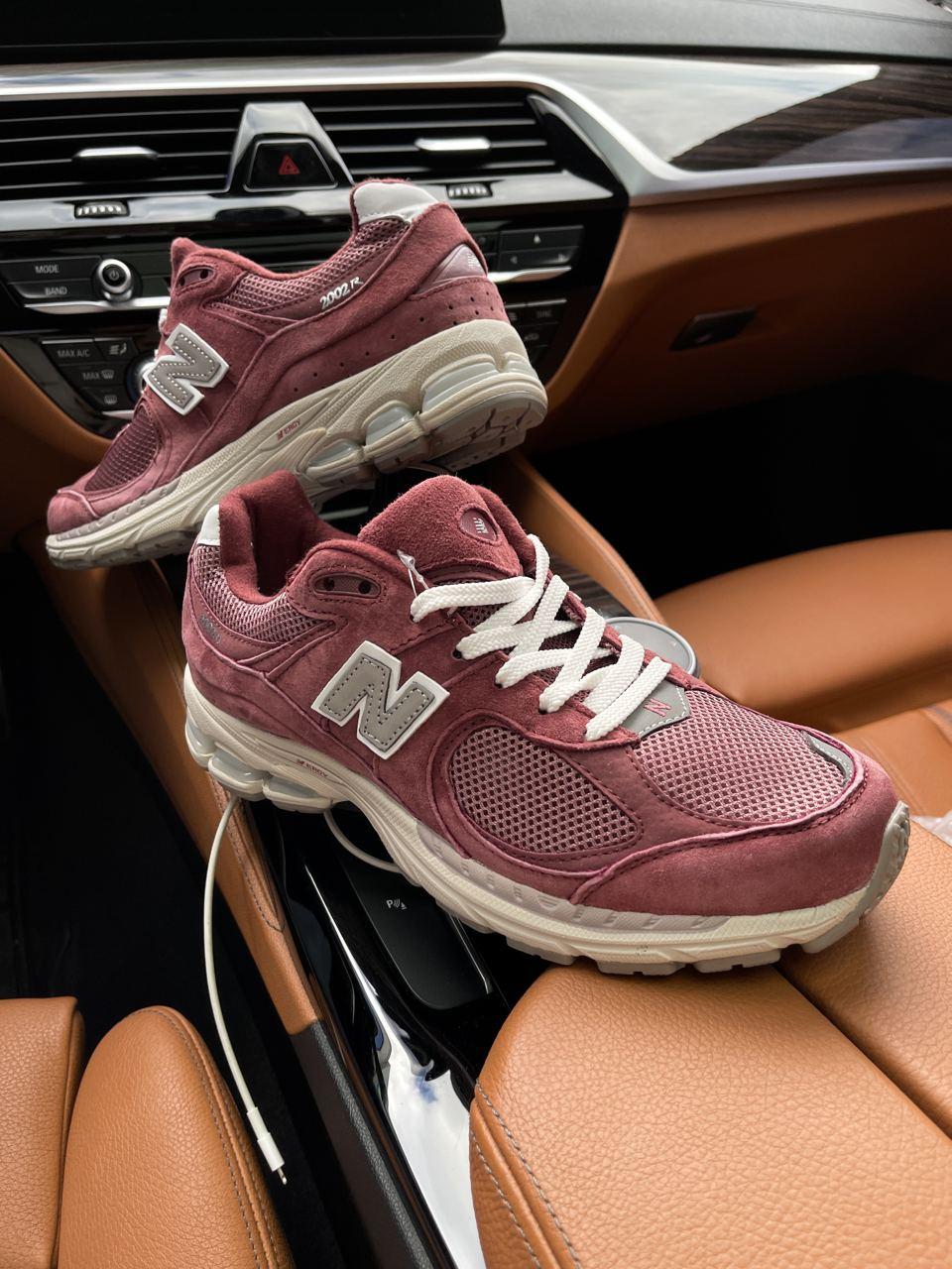 New Balance 2002R Black Fig