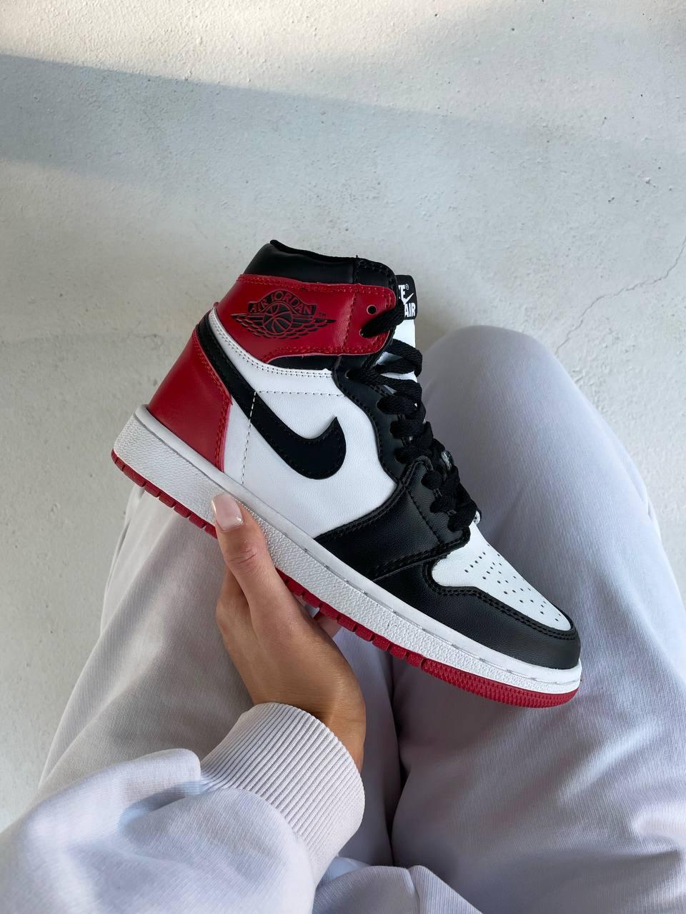 Nike Air Jordan 1 Retro High Red Black Toe