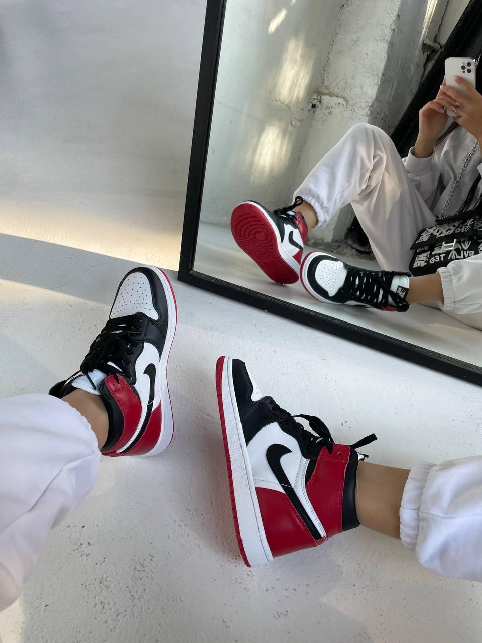Nike Air Jordan 1 Retro High Red Black Toe